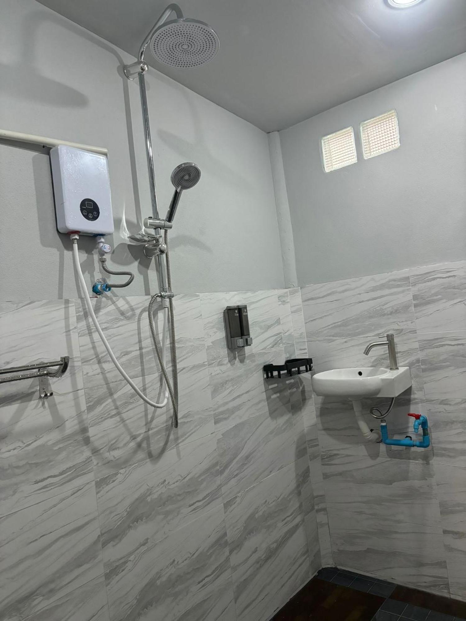 Tonmai Suites Koh Lanta Ngoại thất bức ảnh