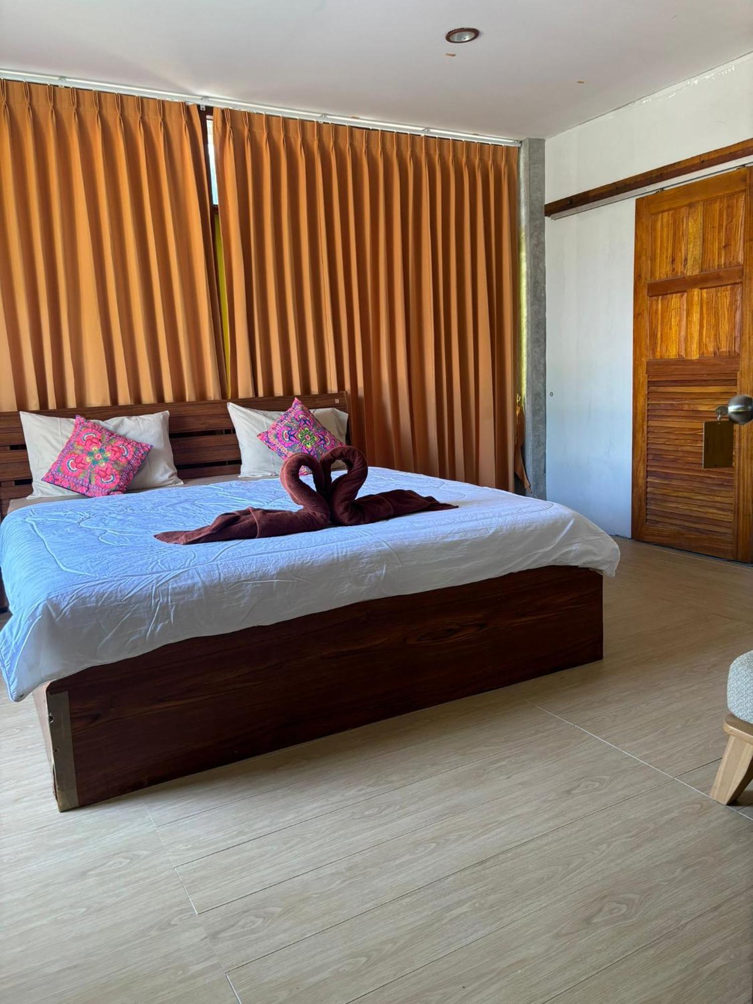 Tonmai Suites Koh Lanta Ngoại thất bức ảnh