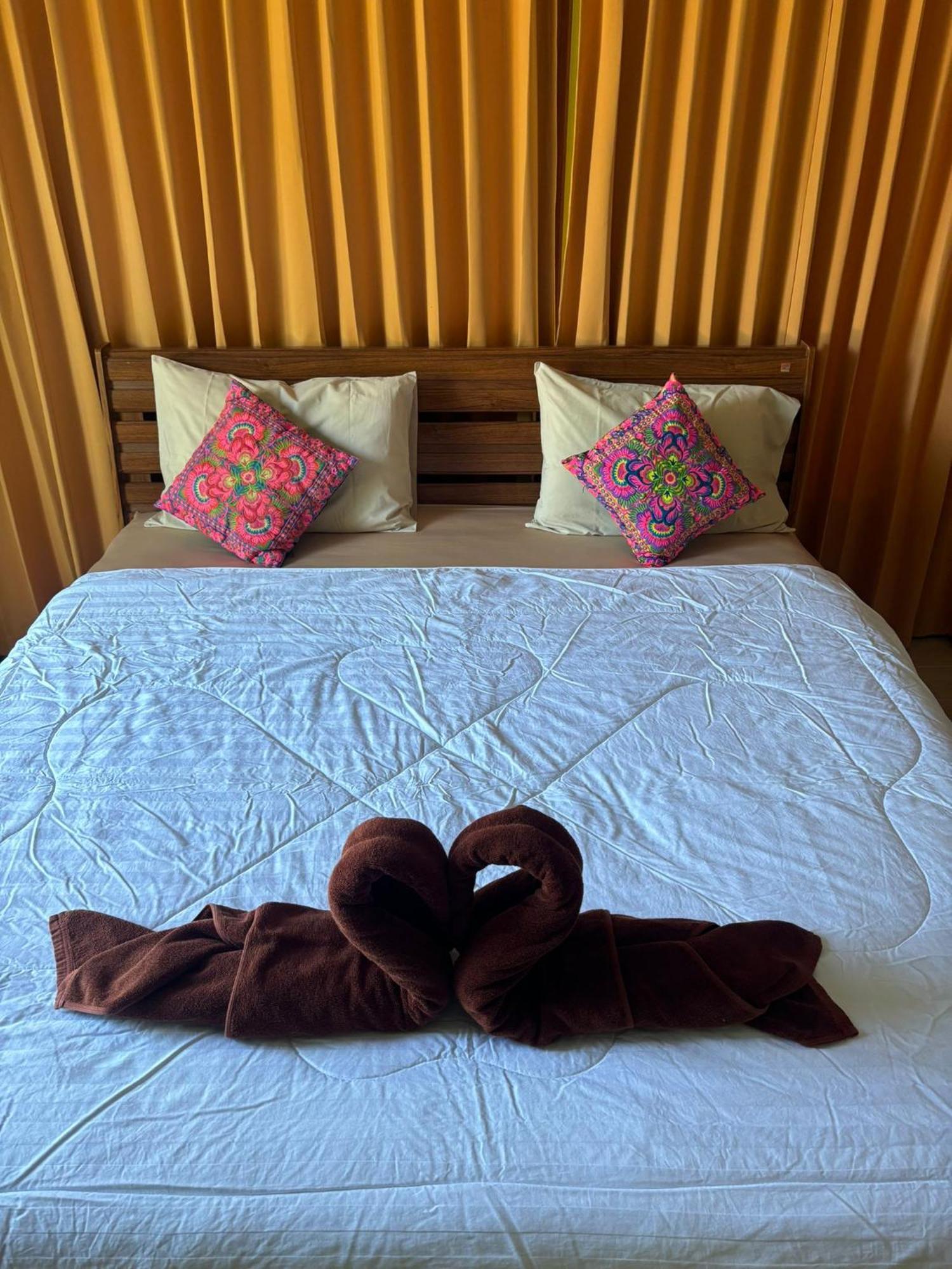 Tonmai Suites Koh Lanta Ngoại thất bức ảnh